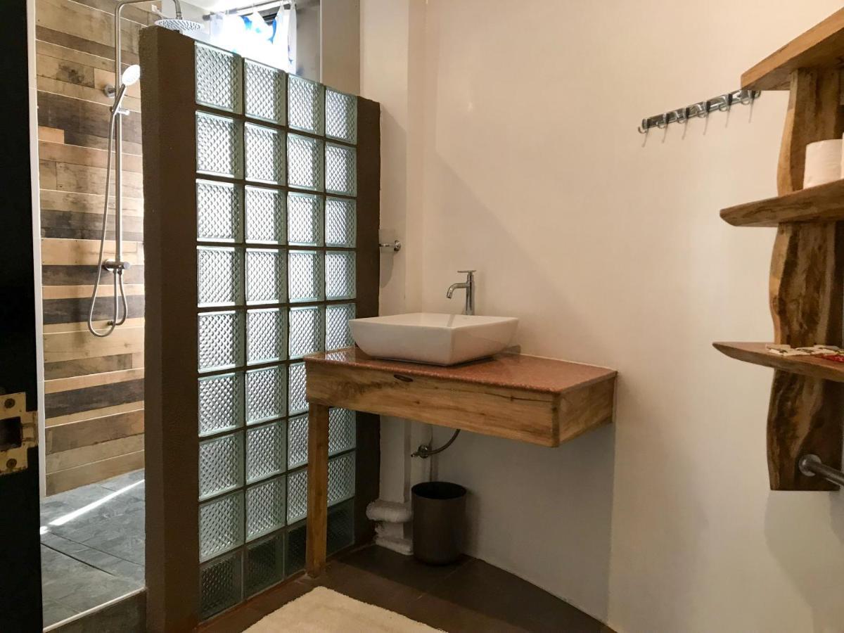 סיקיהור E.I. Suites מראה חיצוני תמונה