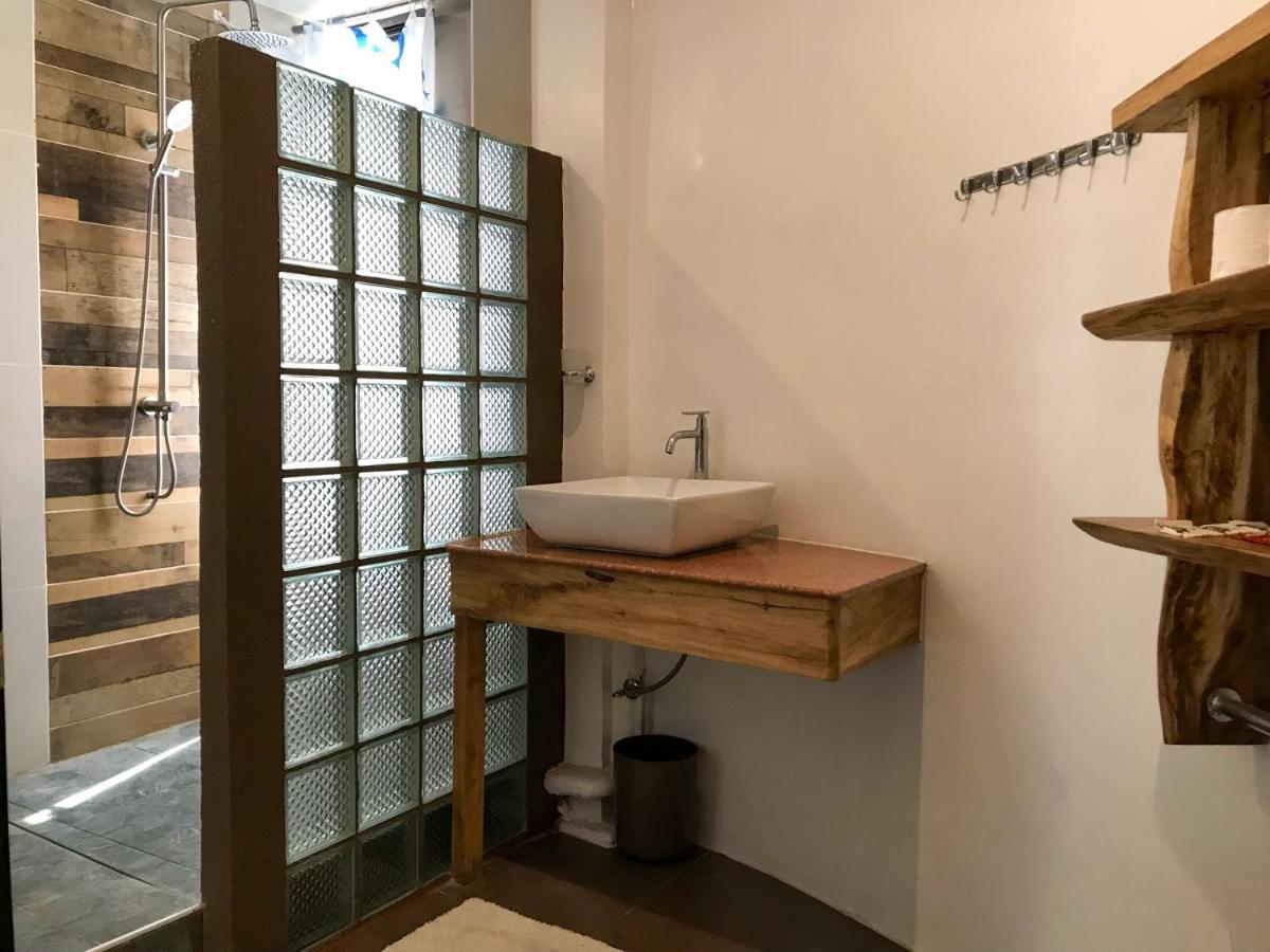 סיקיהור E.I. Suites מראה חיצוני תמונה